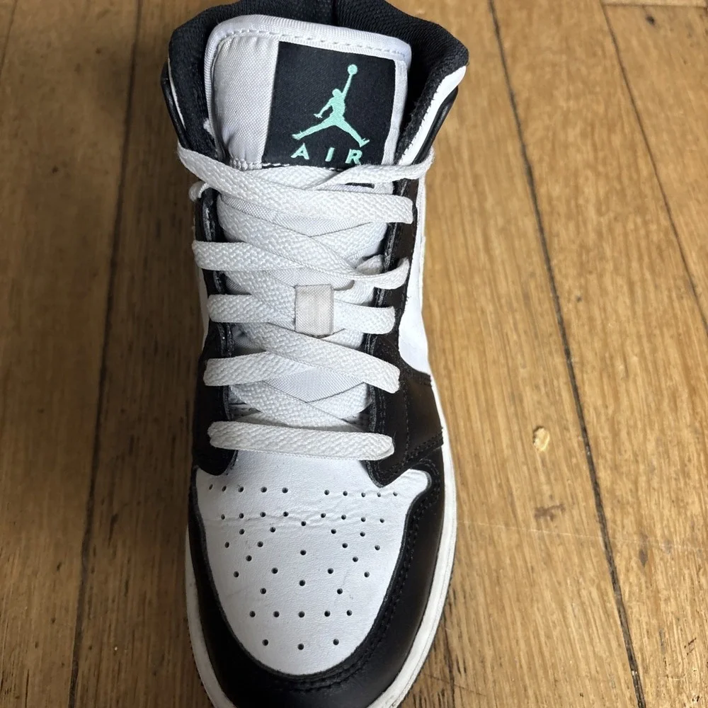 Nike Shoes Womens 6.5 Youth 5Y Air Jordan 1 Mid White Green Glow Black Sneakers